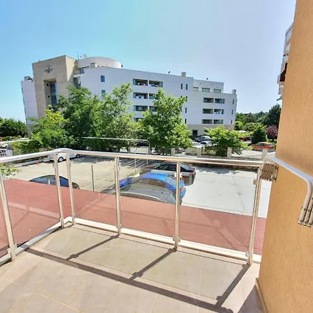 Apartment Neptun Yellow *